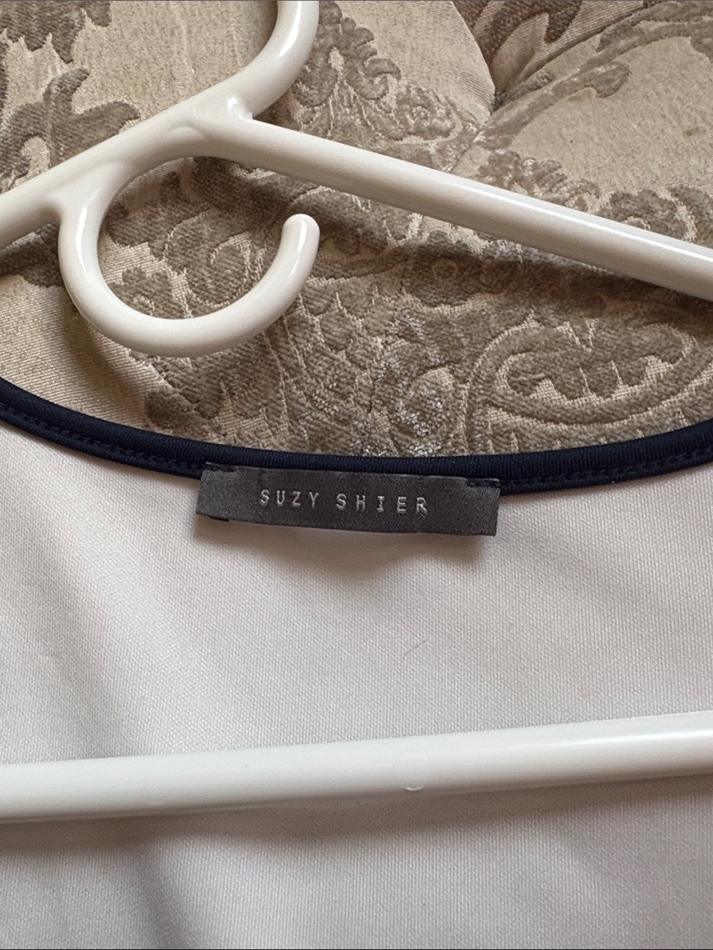 Women’s size L Suzy Sheer Too - Picture 2 of 6